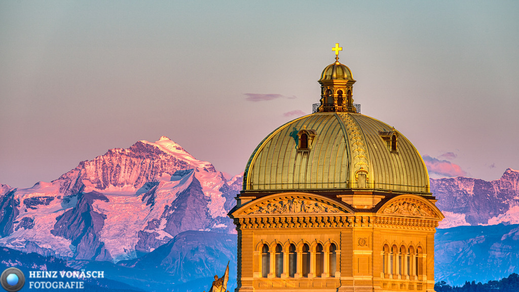 Bern_0065 | Alle Bilder von Heinz Vonäsch Fotografie können alle zu günstigen Preisen gekauft werden! Download der Bilder, Ausdrucke, Postkarten, Tassen T-Shirts, Kalender, Alu- Dibond usw. - Realisiert mit Pictrs.com