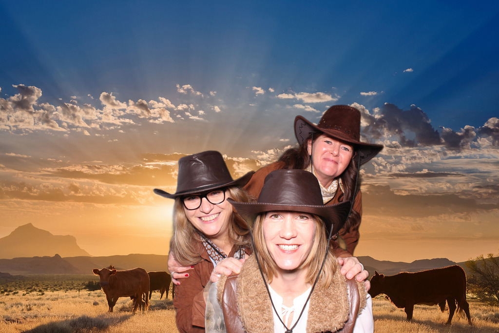 top-top.de-251025-0028 | Foto, Video, Fotografie, Videografie, Fotobox, DJ, Discjockey, Musik, Musikbox, Veranstaltung, Photobooth, Amazon, Ebay, Buchtipp, Bestseller, Autor, Verlag, Buch, Wesel, Hamminkeln, NRW, Dinslaken, Rees, Drohne, Hochzeit, Party, Fotobox, Wesel, Fotograf