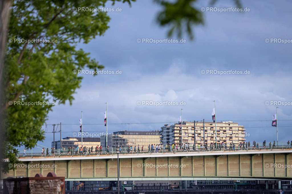 22. ASV Nachtlauf; Koeln, 28.05.25 | Impressionen vom 22. ASV Nachtlauf am 28.05.25 am Tanzbrunnen in Koeln. Foto: BEAUTIFUL SPORTS/Leah Kohring
