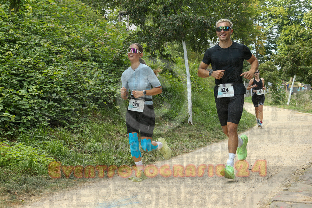 250824_1515_EX1_8710 | Sportfotografie im Rhein-Sieg Kreis, Köln, Bonn, NRW, Rheinland Pfalz, Hessen, etc. Unser Tätigkeitsfeld umfasst den Laufsport vom Volkslauf über den Marathon, Duathlon, Triathon bis zum Ultralauf wie Kölnpfad Ultra oder Schindertrail.