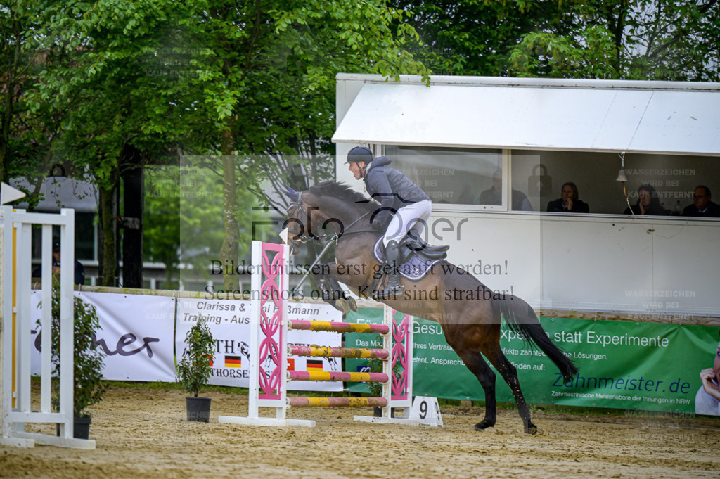 Reitturnier Lienen | Entdecke hochwertige Reitturnierfotos von Foto Oger. Professionell, emotional und authentisch – jetzt Lieblingsmomente im Shop bestellen. - Realisiert mit Pictrs.com