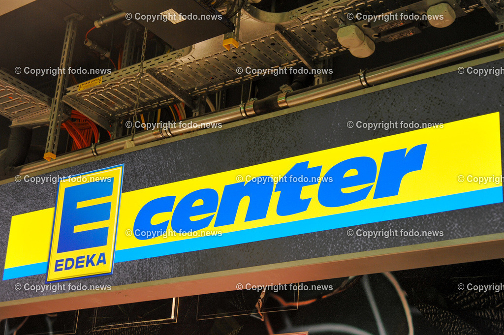 Deutschland_ Baden-Wuerttemberg_ Plochingen_ 09.01.2025-1 | 09.01.2025, Deutschland, GER, Baden-Wuerttemberg, Plochingen, im Bild Themenbild, Stadtansichten, Edeka Center, Lebensmittel, Lebensmittelmarkt, einkaufen, Handel, Einzelhandel, Schild, Logo, Reklame, Feature, Symbolbild