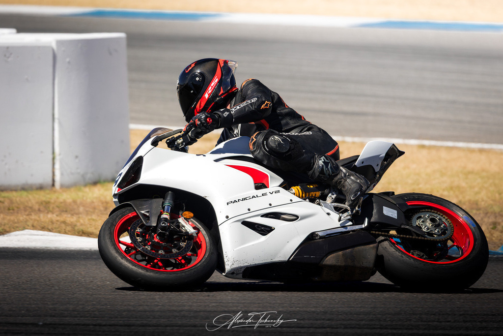 Ducati Trackday Hockenheimring 2026 | Entdecken Sie die faszinierende Welt von Alexander Tschuncky Arts: Kreative Fotografie, atemberaubende Automobilkunst und hochwertiger Bilderdruck. Lassen Sie sich inspirieren! - Realisiert mit Pictrs.com