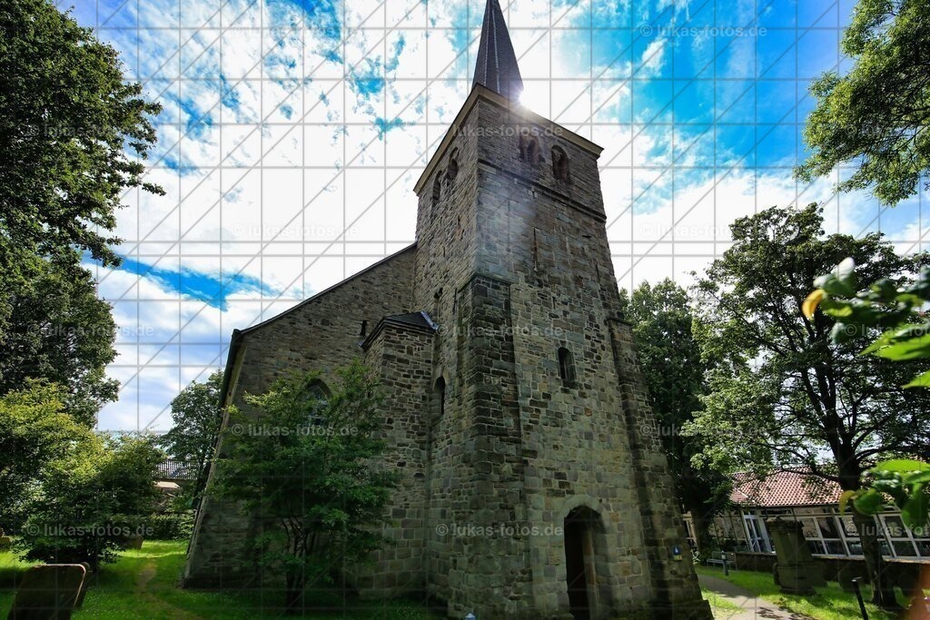 Dorfkirche in Stiepel | Dorfkirche in Stiepel in Bochum - Realisiert mit Pictrs.com