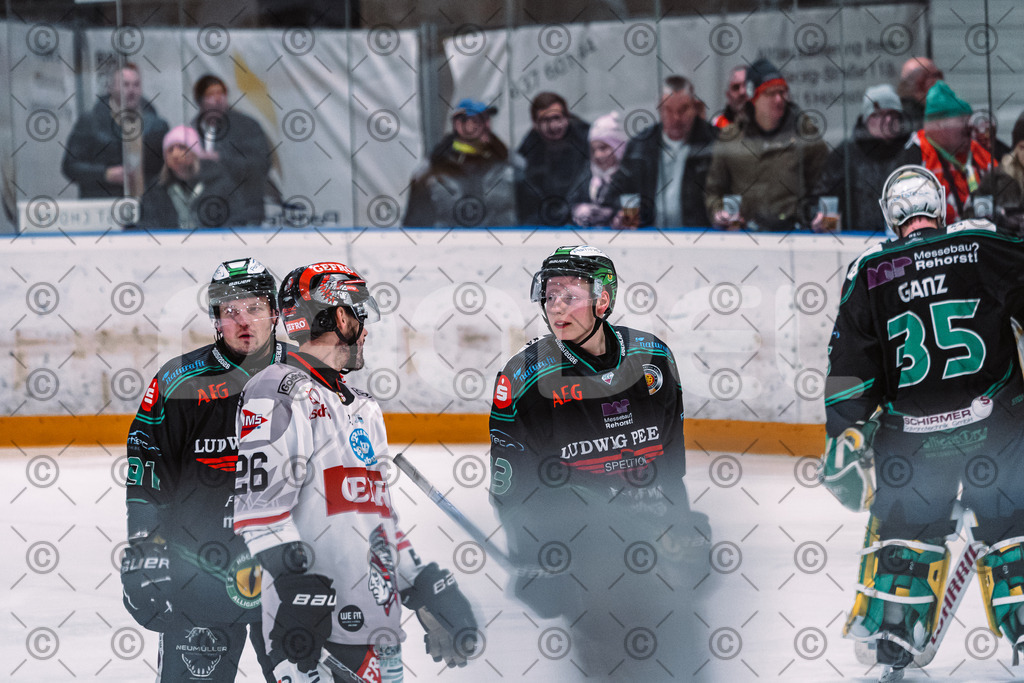 Alligators_vs_Memmingen_05_12_2025-137 | Höchstadt Alligators Fotogalerie: Eishockey-Action aus Franken. Professionelle Spielfotos, Portraits & Stadionbilder zum Download. Jetzt entdecken! - Realisiert mit Pictrs.com