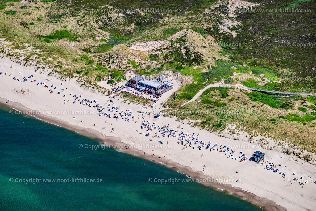 Sylt_Kampen_Strand_Buhne_16_ELS_5418130625 | KAMPEN (SYLT) 13.08.2025 Gebäude des Restaurant " Buhne 16 " in Kampen (Sylt) auf der Insel Sylt im Bundesland Schleswig-Holstein, Deutschland. Weiterführende Informationen bei: Buhne16 GmbH & Co. KG. // Building of the restaurant " Buhne 16 " in Kampen (Sylt) at the island Sylt in the state Schleswig-Holstein, Germany. Further information at: Buhne16 GmbH & Co. KG. Foto: Martin Elsen