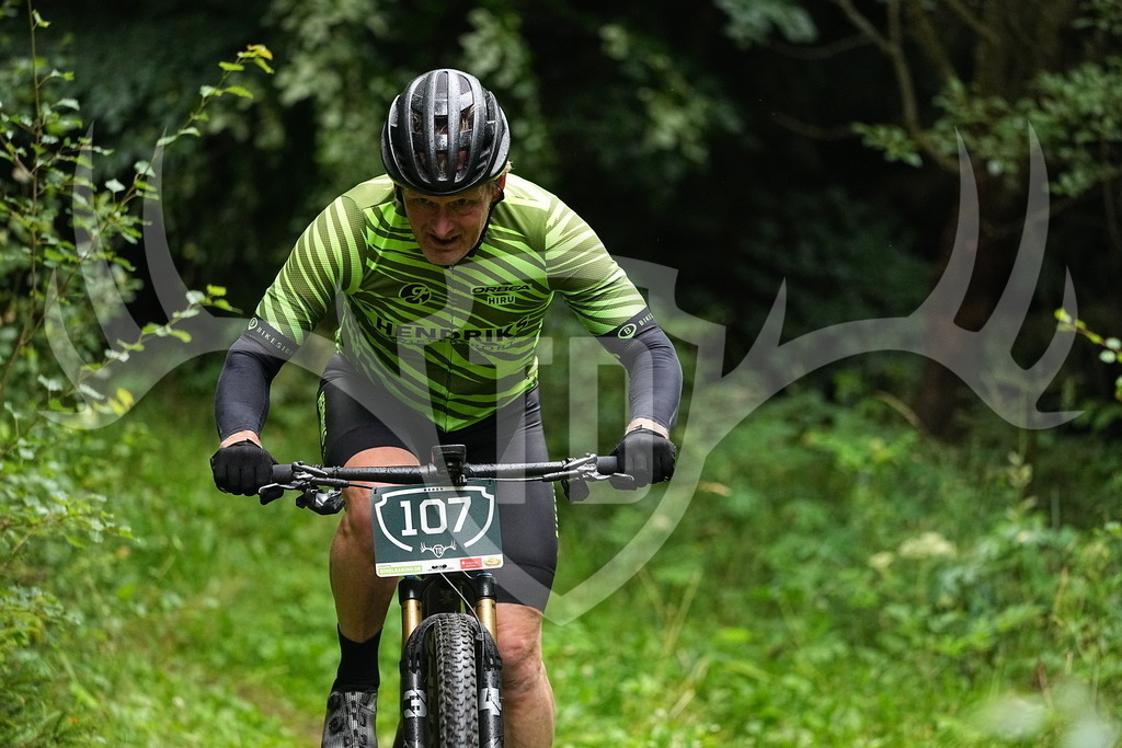 FC109552 | Fotogalerie der Treibjagd im Dunkelwald - Dein MTB Etappenrennen im Erzgebirge - Realisiert mit Pictrs.com