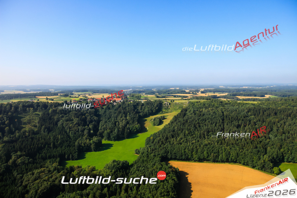 Die Luftaufnahme Zultenberg - Kasendorf wurde vom UL-Flugzeug (keine Drohne) aus fotografiert.Hohe Druck- Auflösung-die Geschenkidee!