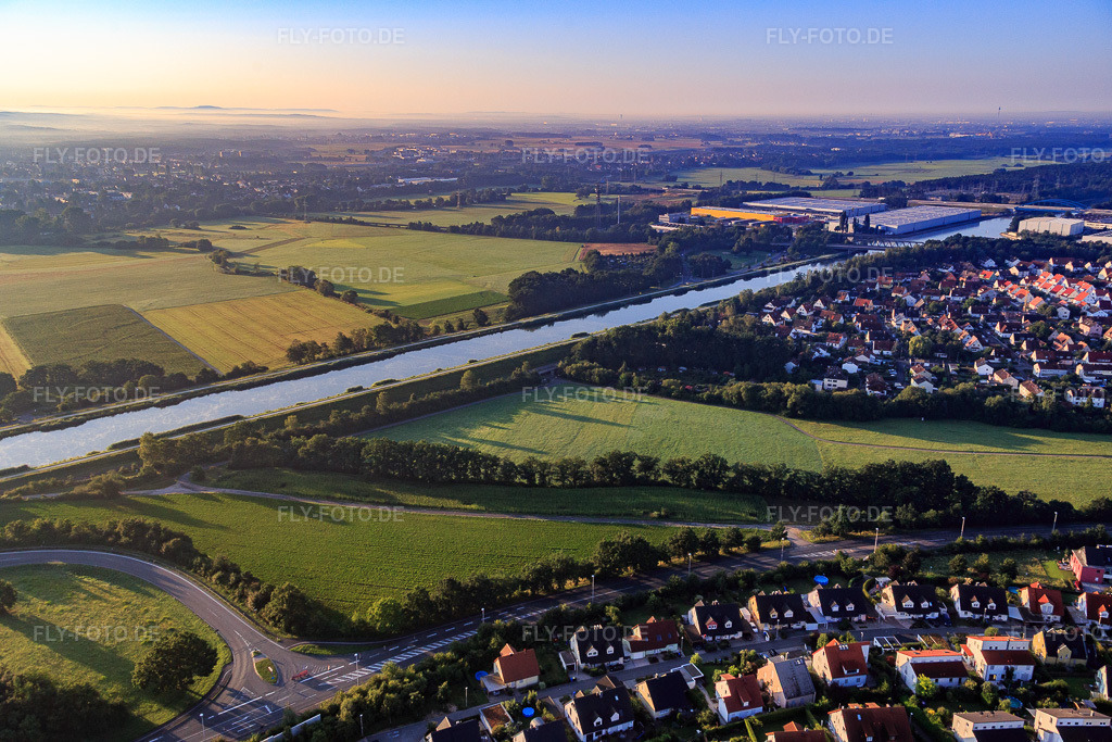 Luftbild: Main-Donau-Kanal im Ortsteil Frauenaurach in Erlangen im Bundesland Bayern in Deutschland. Foto: IMG_092588.jpg vom 07.08.2016 durch Werner Riehm/FLY-FOTO.de