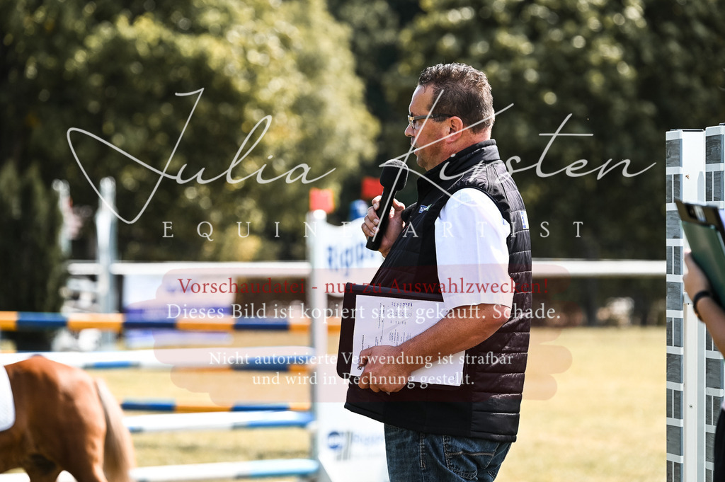 DSC_6905 | Pferde- und Turnierfotografie in Westsachsen. Pferdeportraits, Auftragszeichnungen und intuitive Kunst.