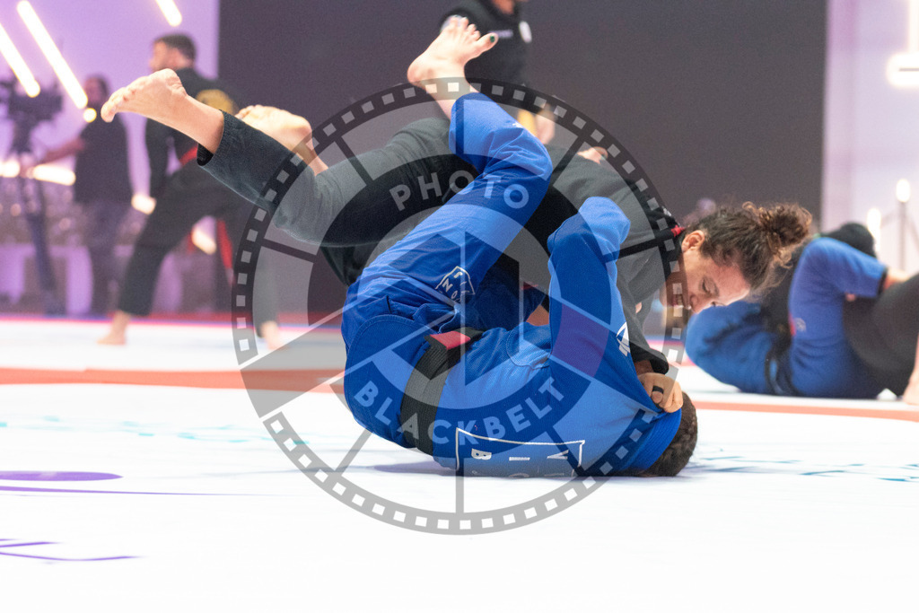 20231109PBB3368 | Fighters compete during the AJP World Professional Championship in the Mubadala Arena in Abu Dhabi, Arab United Emirates, on November 9, 2023.
