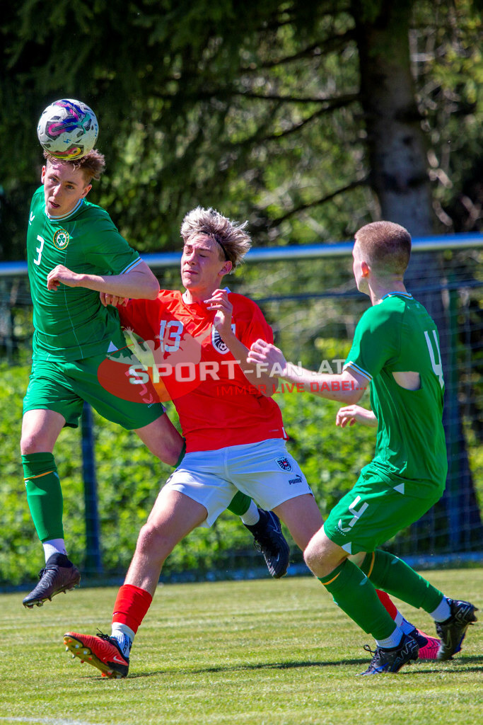 Fußball Halbfinale | Ben Dumigan (U15 Irland #3) Jonas Peinhart (U15 Österreich #13) Alan Sattell (U15 Irland #4) Fußball Halbfinale, Irland U15 - Österreich U15 am 29.04.2024 in Arnoldstein (Sportplatz), Austria, (Photo by Ernst Krawagner sport-fan.at) - Realisiert mit Pictrs.com