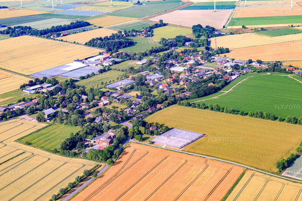 Luftbild: Ortsansicht aus Norden in Schülp im Bundesland Schleswig-Holstein in Deutschland. Foto: IMG_0007162.jpg vom 11.07.2021 durch Werner Riehm/FLY-FOTO.de