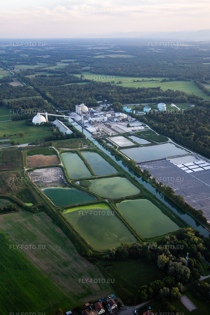 Vue aérienne: Sucrerie d'ERSTEIN / Cristal Union à Erstein dans le département Bas Rhin, France – .Photo: IMG_137892.jpg prise le 18/08/2023 par Werner Riehm/FLY-FOTO.eu – Résolution de l'original: 3448 x 5173 px – Cristal Union - Groupe coopératif sucrier européen