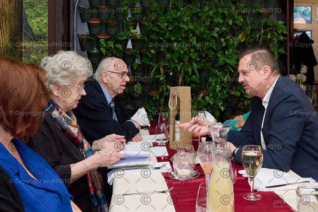 016_2026_60-Hochzeitstag-Wenzel_NZ9_6697 | proPHOTO - Realisiert mit Pictrs.com