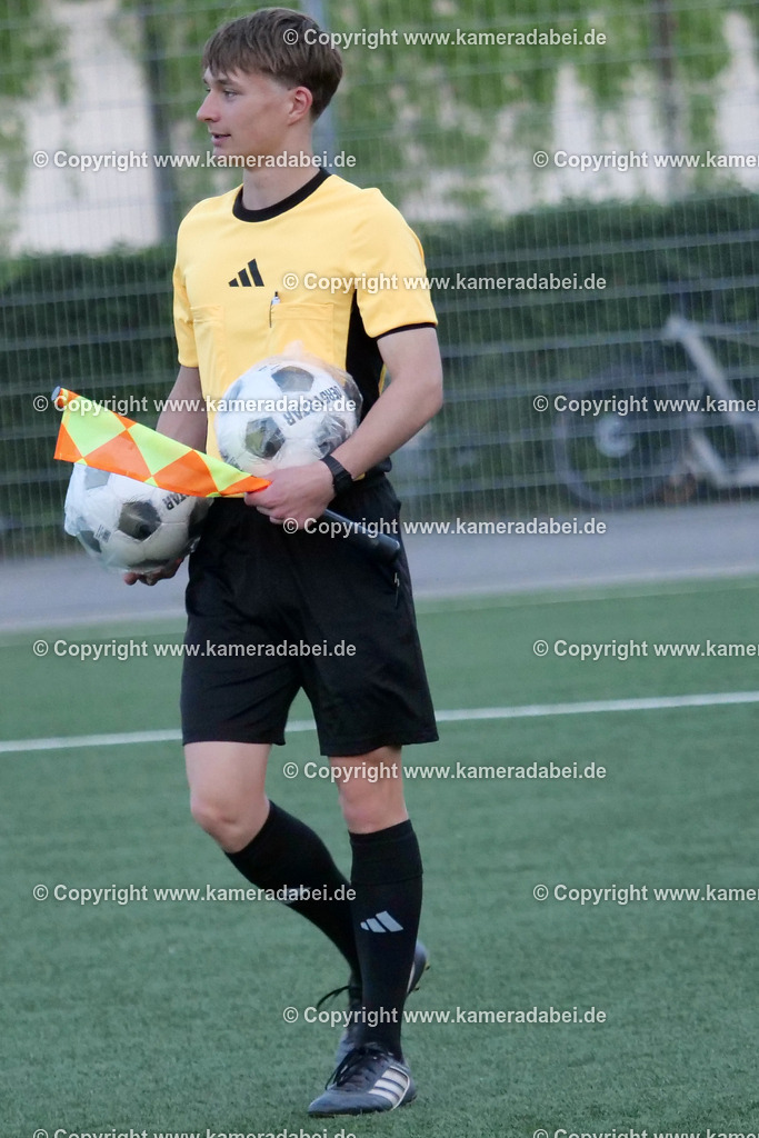 Fußball Kreispokal 25/26 Ü 32 : Spiel um Platz 3 : SV 08/29 Friedrichsfeld - SV Ringenberg AH  2 : 1 | Fußball Kreispokal 25/26 Ü 32 : Spiel um Platz 3 : SV 08/29 Friedrichsfeld - SV Ringenberg AH  2 : 1Spielort : Voerde Friedrichsfeld - Realisiert mit Pictrs.com