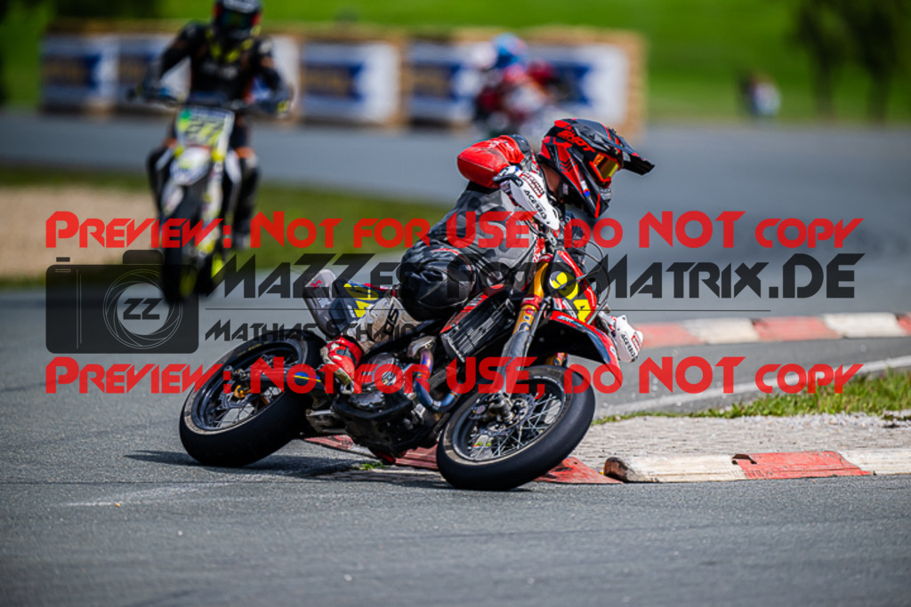 MaZZes_FotoMatrix_220904_9790 | UE40