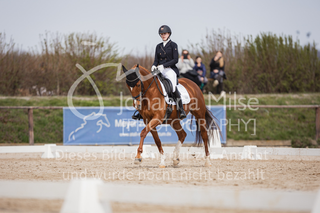 230410_Frühlingsfest_A-Dressur-504 | Deine schönsten Turniermomente als professionelle Fotos! Entdecke hochwertige Pferdesport-Fotografie im Online-Shop. Jetzt Fotos finden & bestellen!