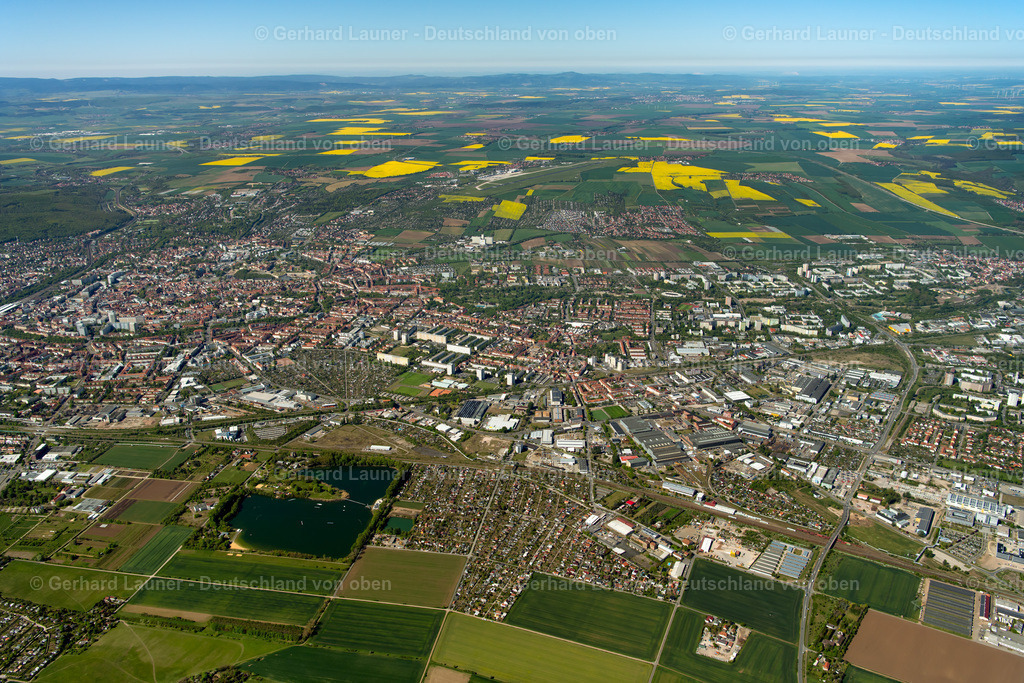 4026514 | ERFURT 07.05.2020 Stadtansicht des Stadtgebiet der nördlichen Stadtteile in Erfurt im Bundesland Thüringen, Deutschland. // City view of the urban area of a??a??the northern parts of Erfurt in the state Thuringia, Germany. Foto: Gerhard Launer