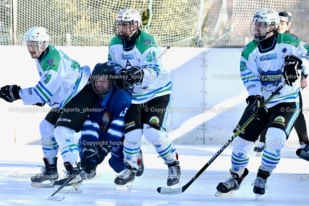 EC Tigers Paternion vs. EC FELD AM SEE/DSG LEDENITZEN | #89 Staudacher Sandro EC FELD AM SEE Ledenitzen, #95 Strasser Bernd EC FELD AM SEE Ledenitzen, #15 Rauter Johann EC Tigers Paternion, #79 Bobnar Marco EC FELD AM SEE Ledenitzen, EC Tigers Paternion vs. EC FELD AM SEE/DSG LEDENITZEN, EC Tigers Paternion vs. EC FELD AM SEE/DSG LEDENITZEN am 04.01.2026 in Paternion (Eislaufplatz Paternion), Austria, (Photo by Bernd Stefan)