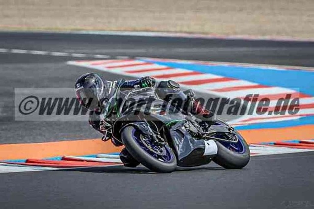 pubi0344 | Professionelle Fotos von Sportveranstaltungen, aber auch Hochzeiten und anderen Events. - Realisiert mit Pictrs.com