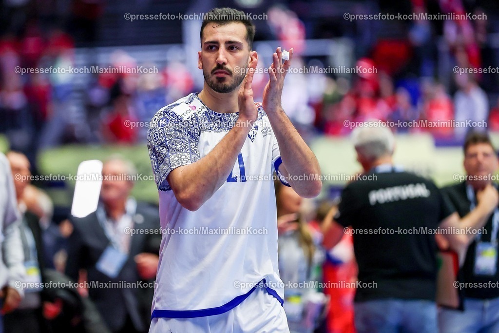 EHF26012601063 | 26.01.2026, Handball, Men's EHF EURO 2026, Norwegen - Portugal, Jyske Bank Boxen in Herning, Dänemark, Main Round:   Leonel Gomes Silva Fernandes (Portugal #21) nach dem Unentschieden gegen Norwegen