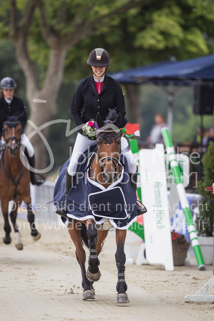 230730_BHO_M2-Spr_1-460 | Deine schönsten Turniermomente als professionelle Fotos! Entdecke hochwertige Pferdesport-Fotografie im Online-Shop. Jetzt Fotos finden & bestellen!