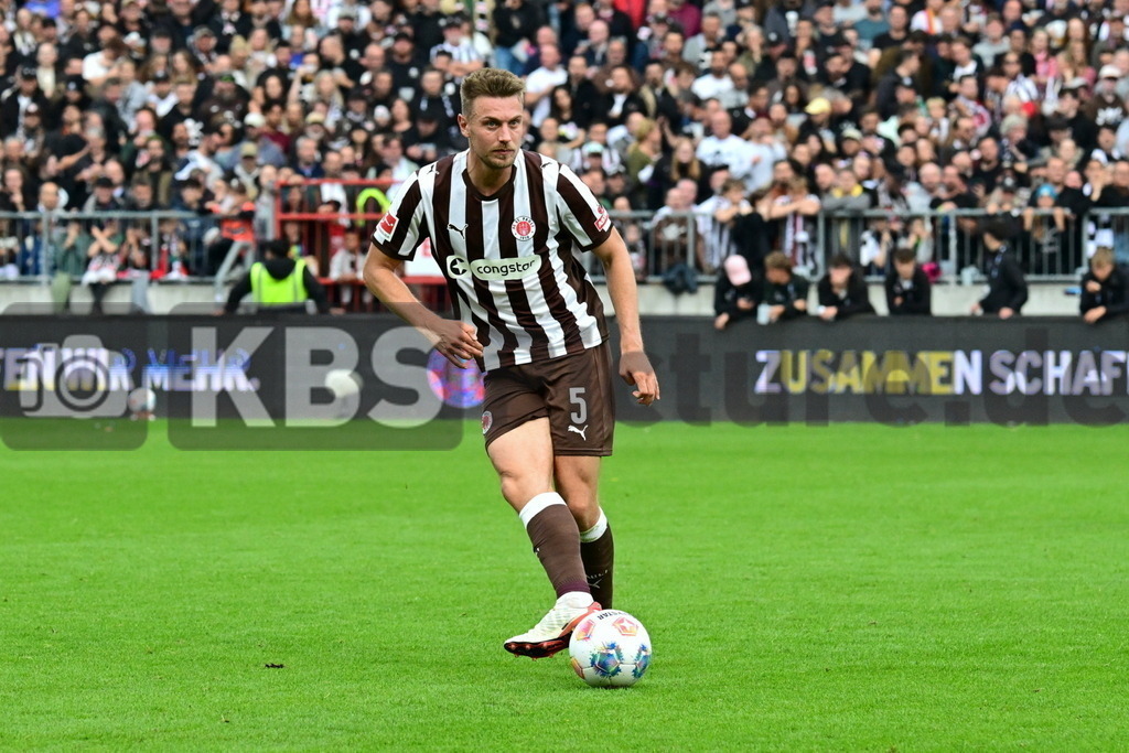 KBS Picture_FCStPauli-Bayer04Leverkusen_056 | Wahl Hauke (St.Pauli) ,Sportplatz :  Millerntor Stadion, - Realisiert mit Pictrs.com