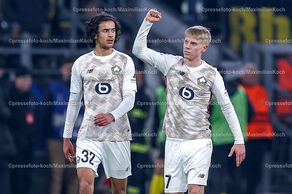 UCL04032501048 | 04.03.2025, Fußball, UEFA Champions League, Borussia Dortmund - OSC Lille, Signal Iduna Park, Runde der 16, Saison 2024 2025: Torjubel nach dem 1:1 Ausgleich durch Torschütze Hakon Arnar Haraldsson (LOSC Lille #7) zusammen mit Ayyoub Bouaddi (LOSC Lille #32)