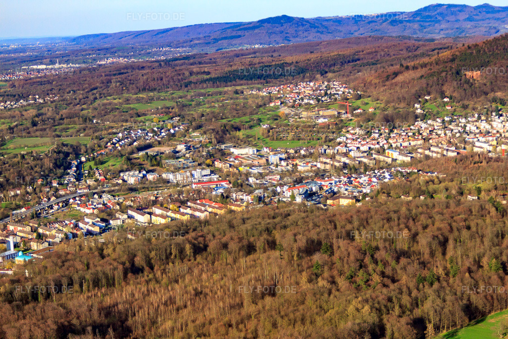 Luftbild: Blick von Süden bis Klinikum Mittelbaden Standort Baden-Baden Balg im Ortsteil Oos in Baden-Baden im Bundesland Baden-Württemberg in Deutschland. Foto: IMG_56378.jpg vom 14.04.2013 durch Werner Riehm/FLY-FOTO.deAuflösung des Originals: 4752 x 3168 px