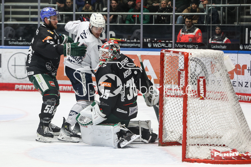 Augsburger Panther - Adler Mannheim | Jordan SWARZ (MERC #14) kommt nicht an Markus KELLER (AEV #35) vorbei