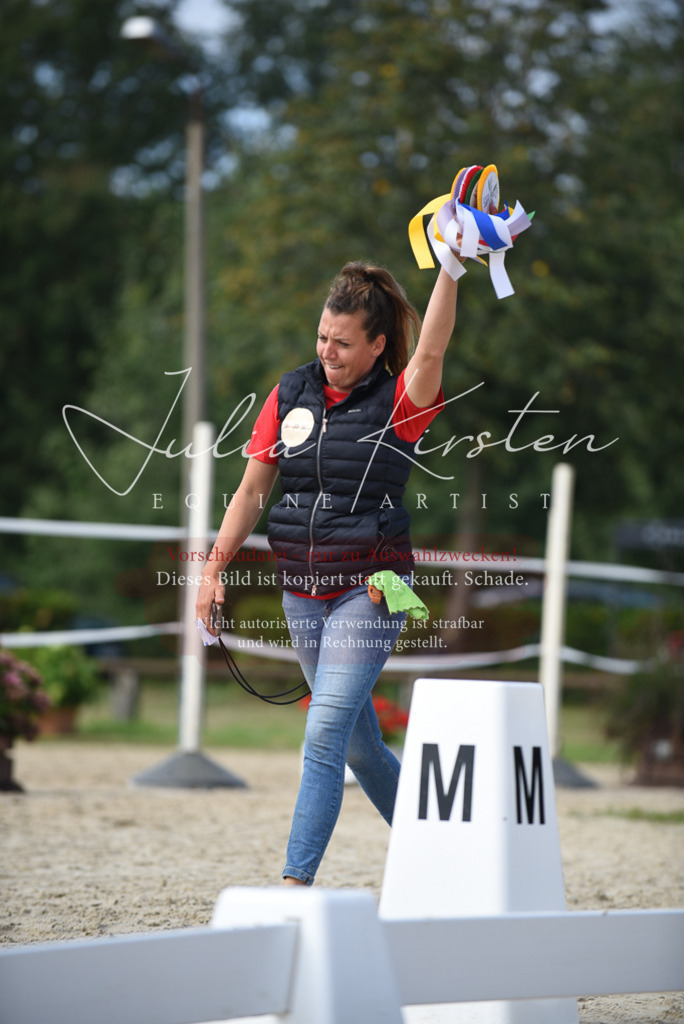DSC_8710 | Pferde- und Turnierfotografie in Westsachsen. Pferdeportraits, Auftragszeichnungen und intuitive Kunst.