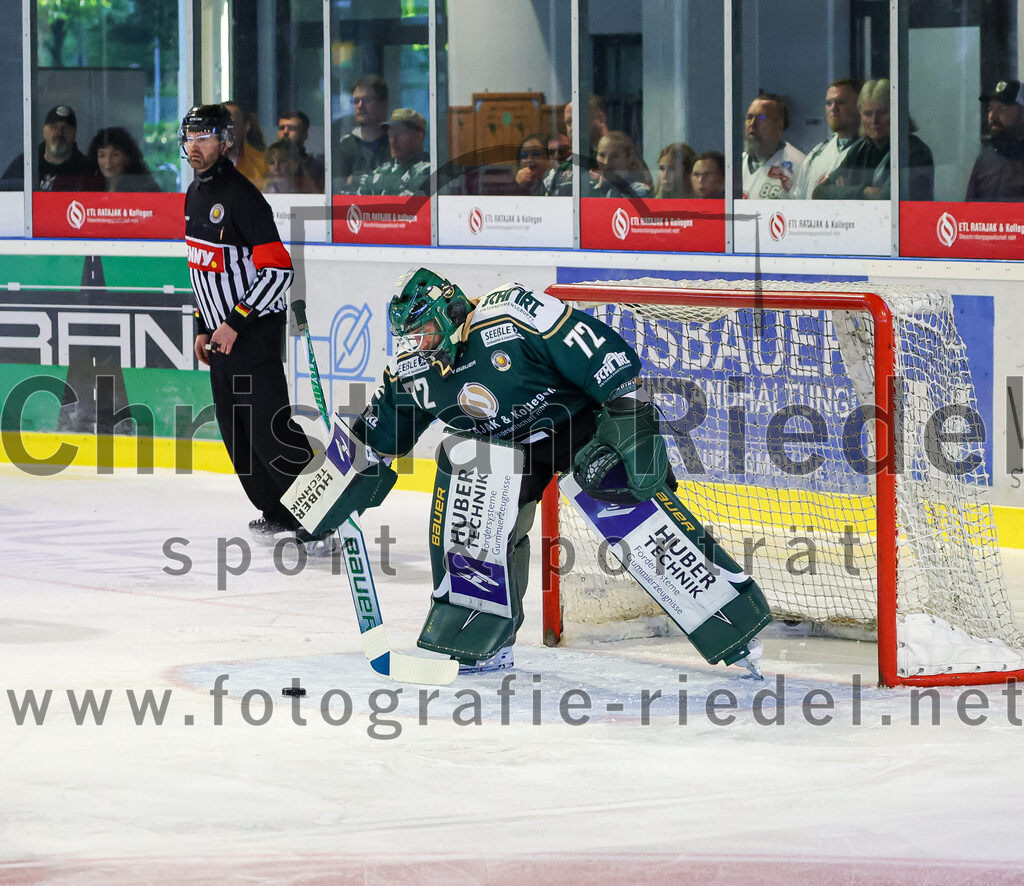 2025-09-21_035_TSV_Erding_gegen_Hoechstadter_Alligators | Erding, Deutschland, 21.09.2025:Eishockey, Oberliga Süd 2025 / 2026, 2. Spieltag, TSV Erding gegen Höchstadter Alligators, Endergebnis: 3:4Foto: Christian Riedel / fotografie-riedel.net