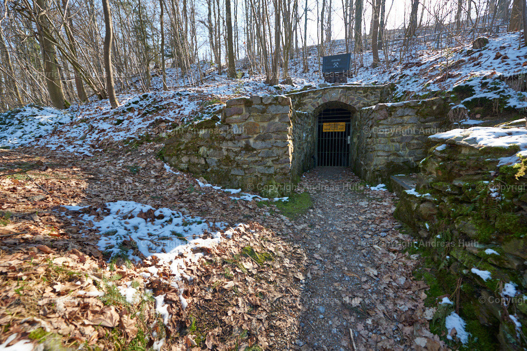 Das St. Anna Stolln-Mundloch im historischen Erzbergbaugebiet Wolkenburger Revier | Bedeutsame Landschaften Deutschlands - Realisiert mit Pictrs.com