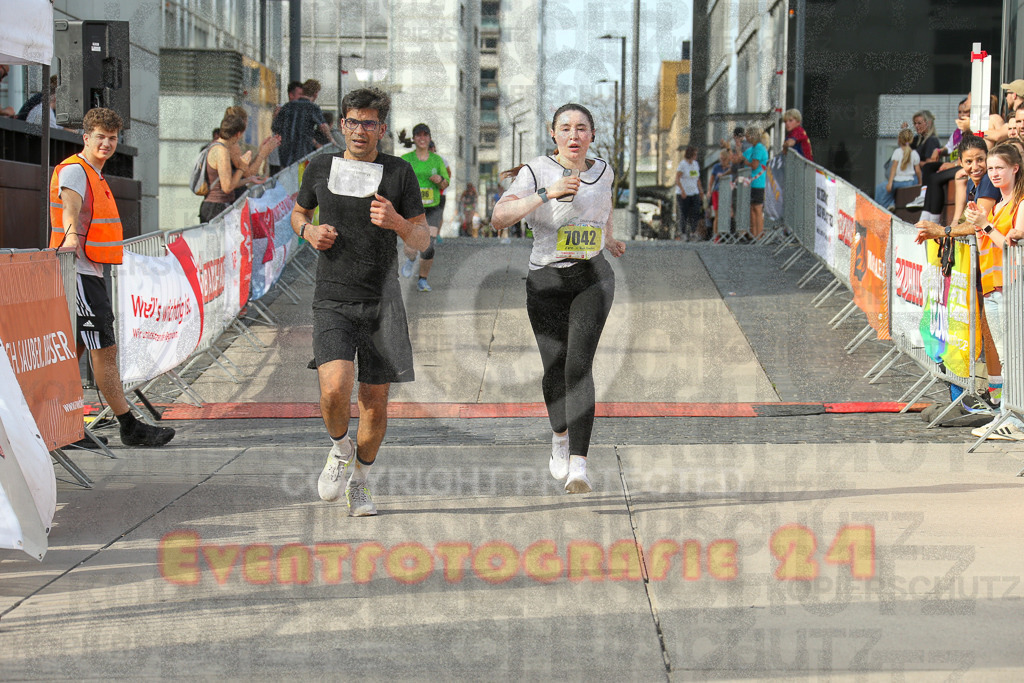 250920_1539_EX1_0342 | Sportfotografie im Rhein-Sieg Kreis, Köln, Bonn, NRW, Rheinland Pfalz, Hessen, etc. Unser Tätigkeitsfeld umfasst den Laufsport vom Volkslauf über den Marathon, Duathlon, Triathon bis zum Ultralauf wie Kölnpfad Ultra oder Schindertrail.