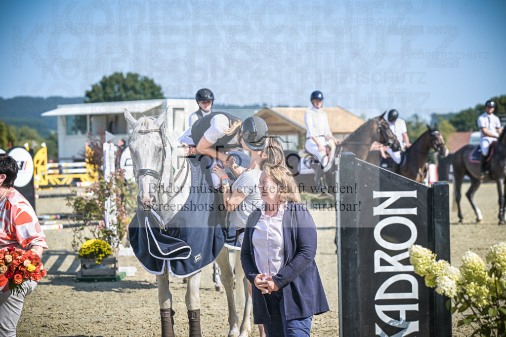 DOS_0053 | Entdecke hochwertige Reitturnierfotos von Foto Oger. Professionell, emotional und authentisch – jetzt Lieblingsmomente im Shop bestellen.Deutschlandweite Turnierfotografie. - Realisiert mit Pictrs.com