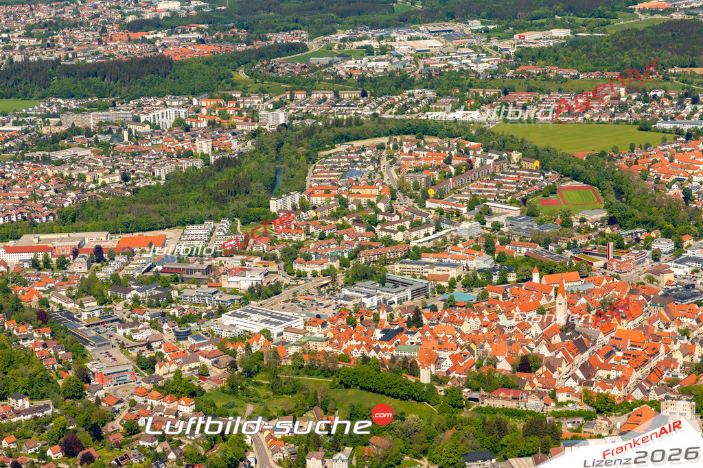 Das Luftbild zeigt :  Kaufbeuren - Die Luftaufnahme wurde 2024 vom UL-Flugzeug aus erstellt ( keine Drohne ) - Hochauflösende Luftaufnahme - Für grossformatige Ausdrucke geeignet. Die Geschenkidee !Mit Lizenz und Bildrechte bestellbar