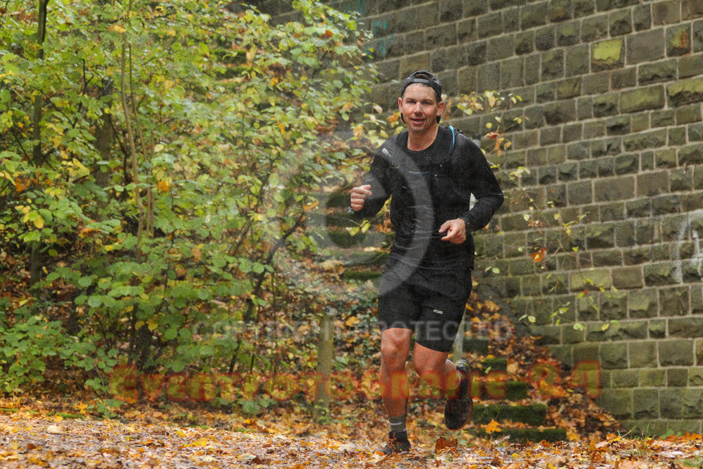 241027_0914_EV4_5526 | Sportfotografie im Rhein-Sieg Kreis, Köln, Bonn, NRW, Rheinland Pfalz, Hessen, etc. Unser Tätigkeitsfeld umfasst den Laufsport vom Volkslauf über den Marathon, Duathlon, Triathon bis zum Ultralauf wie Kölnpfad Ultra oder Schindertrail.