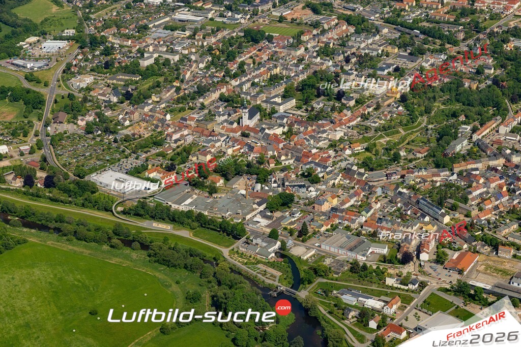 Das Luftbild der Stadt Frankenberg/Sa. wurde 2022 vom Flugzeug heraus erstellt (keine Drohnen-Aufnahmen) Aufnahmehöhe ca.450 Meter- hohe Bildauflösung und Druck-Qualität. Garantiert!