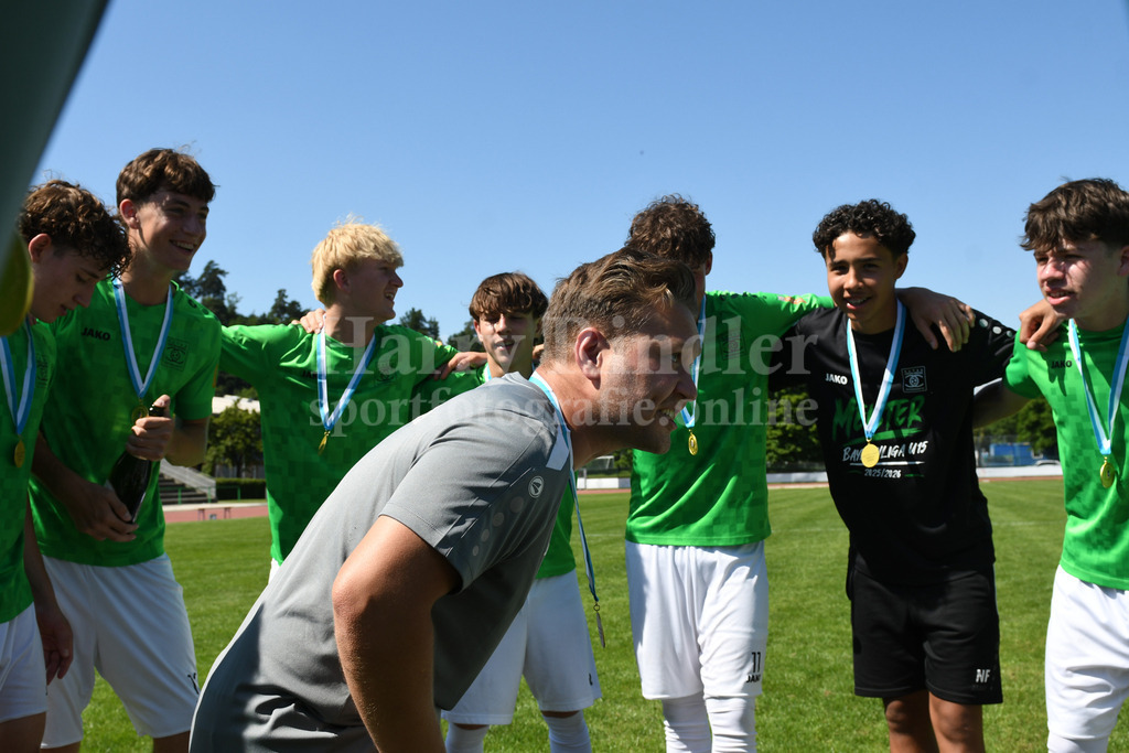 Bayernliga Meister SpVgg GW Deggendorf C-Junioren | Jubelbilder SpVgg GW Deggendorf C-Junioren U15 - Realisiert mit Pictrs.com