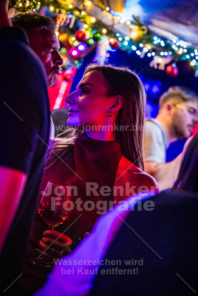 26-11-2024-RUDOLPHS-SCHLITTENBAR-LEIPZIG-LEIPZIG-COPYRIGHT-JON-RENKER-BILD-0019 | Erleben Sie unvergessliche Momente mit unserem professionellen Eventfotografen. Wir fangen Emotionen und Höhepunkte Ihrer Veranstaltung ein – von Festivals über Firmenfeiern bis zu Jubiläen. Vertrauen Sie auf kreative Perspektiven und hochwertige Bilder.  - Realized with Pictrs.com