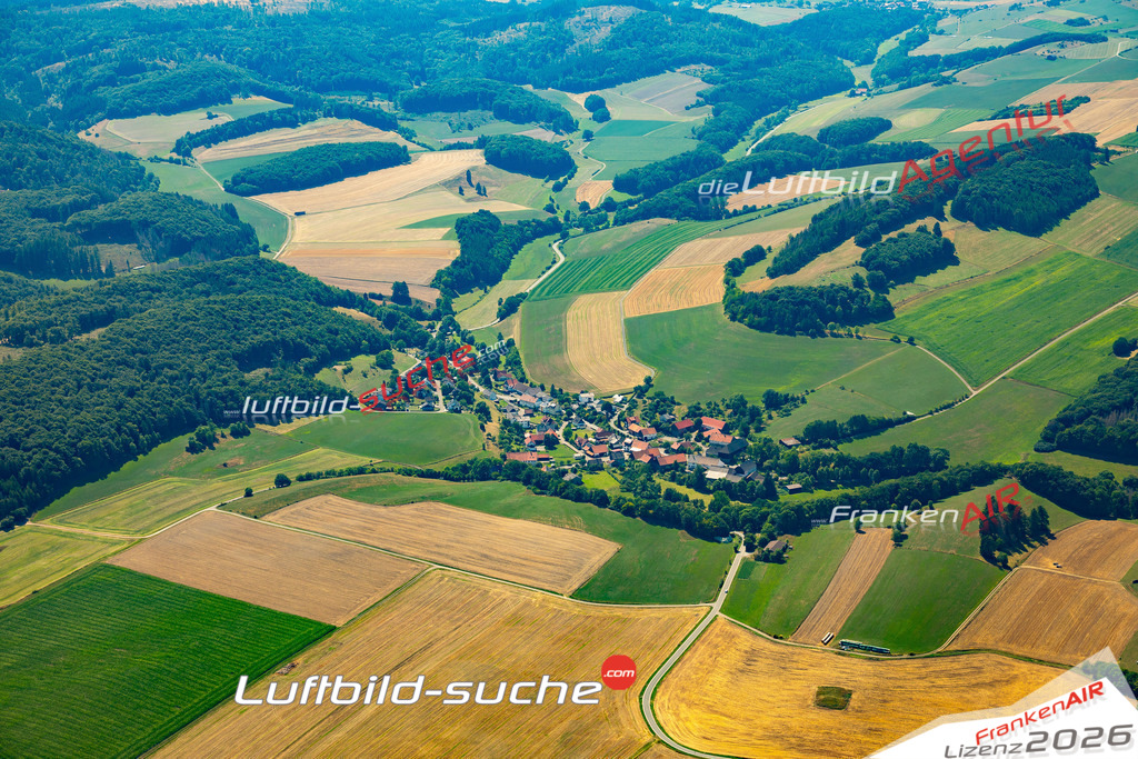 Die Luftaufnahme Benkhausen - Diemelsee wurde 2022 vom Flugzeug aus (keine Drohne) erstellt. Hohe Auflösung -für große Poster und Wandbilder geeignet - Garantiert!
