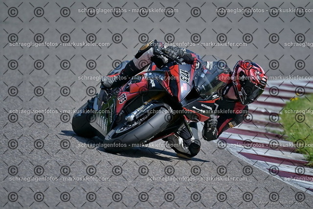 26BT02-1141 | markuskiefer.com - Realisiert mit Pictrs.com