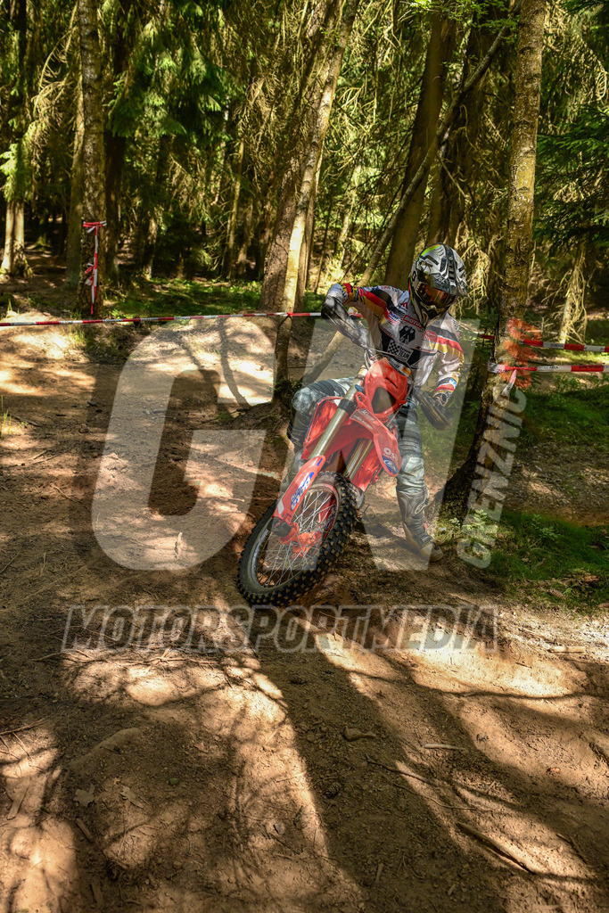 NZ8_1729 | grenznic640