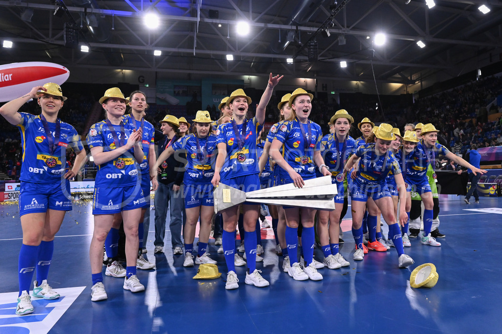 Kloten-Dietlikon Jets vs Skorpion Emmental Zollbrück - 15. April 2023 | Kloten-Dietlikon Jets vs Skorpion Emmental Zollbrück
Stimo Arena, Kloten
Kloten-Dietlikon Jets sind Unihockey Schweizer Meisterinnen 2022/23.
Bild: Sportfotografie Markus Aeschimann | www.markus-aeschimann.ch - Realisiert mit Pictrs.com