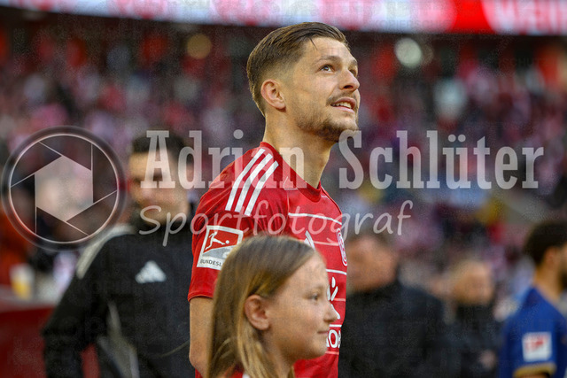 10.04.2026, GER, Fussball, Herren, 2. BL, Saison 2025/2026, Fortuna Düsseldorf - Holstein Kiel | Florent Muslija (Fortuna Düsseldorf) lächelt, lacht 