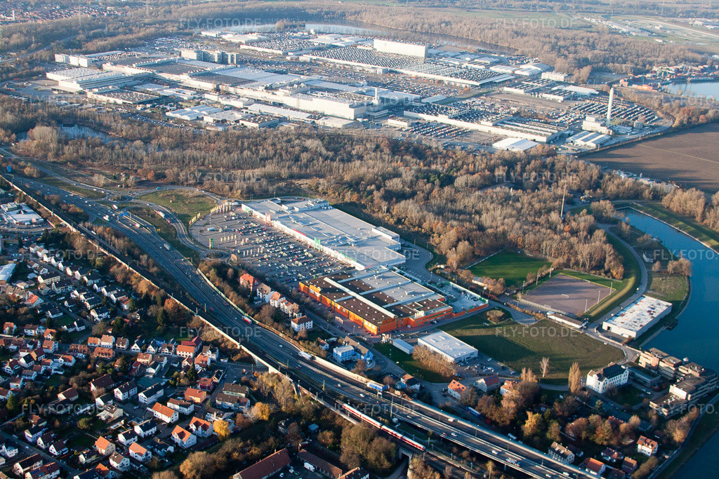 Luftbild: Luitpoldcenter im Ortsteil Maximiliansau in Wörth im Bundesland Rheinland-Pfalz in Deutschland. Foto: IMG_22667.jpg vom 19.11.2009 durch Werner Riehm/FLY-FOTO.de