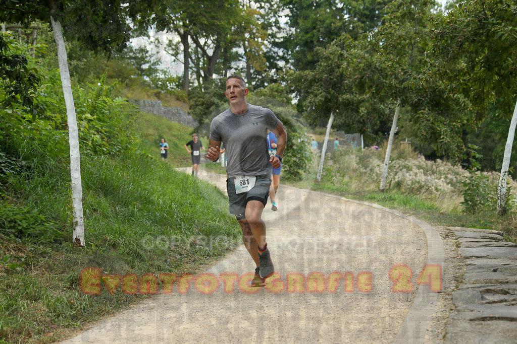 250824_1425_EX1_6170 | Sportfotografie im Rhein-Sieg Kreis, Köln, Bonn, NRW, Rheinland Pfalz, Hessen, etc. Unser Tätigkeitsfeld umfasst den Laufsport vom Volkslauf über den Marathon, Duathlon, Triathon bis zum Ultralauf wie Kölnpfad Ultra oder Schindertrail.