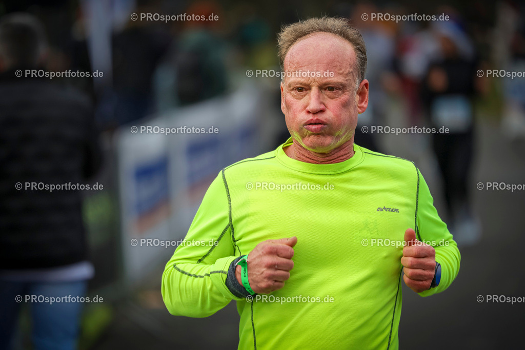 6. Bonner Nikolauslauf; Bonn, 14.12.2025 | Impressionen vom 6. Bonner Nikolauslauf am 14.12.2025 in Bonn (Nordrhein-Westfalen). 