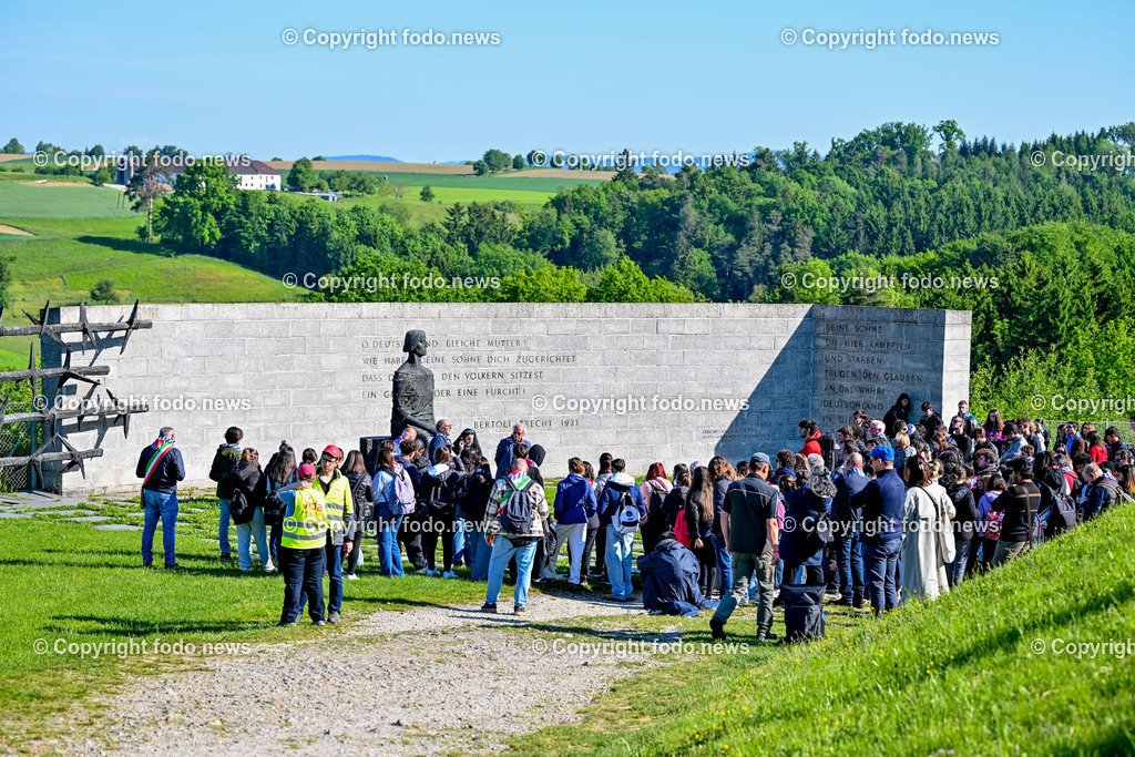 Internationale Gedenk- und Befreiungsfeier Gedenkstaette Mauthausen 2025_ 11.05.2025-47 | 11.05.2025, Mauthausen, AUT, Internationale Gedenk- und Befreiungsfeier Gedenkstaette Mauthausen 2025, 80 Jahre Befreiung KZ Mauthausen im Bild Besucher, Mahnmal, Gedenkstaette